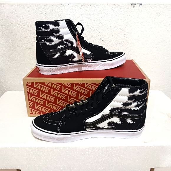 Vans - Picture 3 of 4